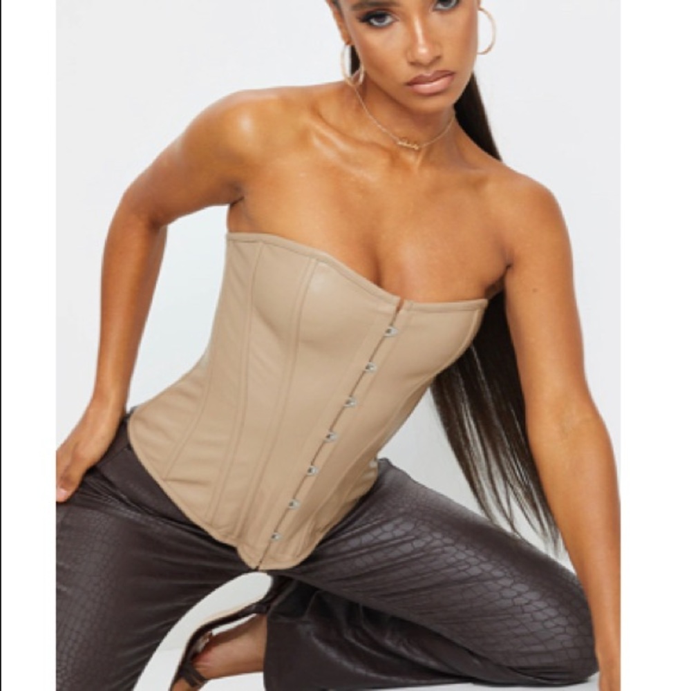 Nude/coffee corset